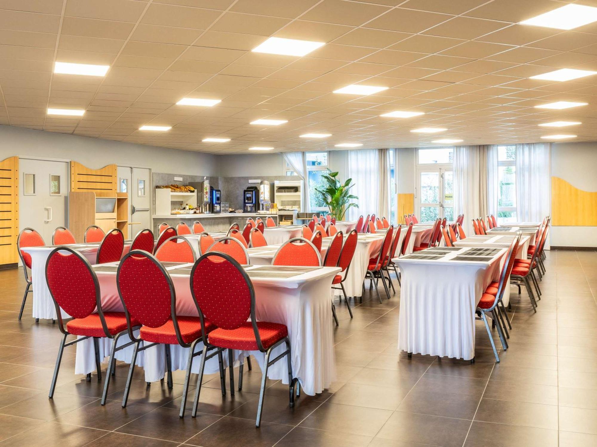 Ibis Budget Paris Porte D'aubervilliers 2*